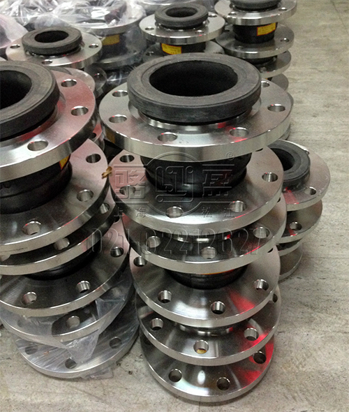 不銹鋼橡膠軟接頭備貨現(xiàn)場